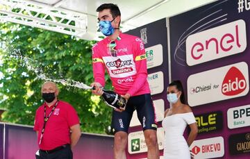 En un a?o poco prolfico en triunfos para el ciclismo espa?ol, Juan Ayuso se convirti con slo 18 a?os en uno de los protagonistas del a?o y en una esperanza para el futuro. El ya ciclista del UAE se propuso ganar el Giro Sub-23 y lo consigui con una autoridad asombrosa. Su figura junto a la de Carlos Rodrguez son las estrellas espa?olas que vienen.