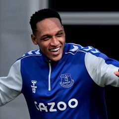 Yerry Mina regresa a entrenamientos con el Everton