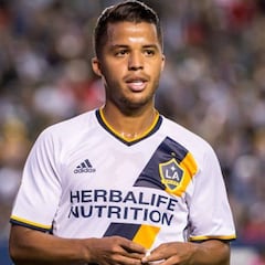 Gio dos Santos se ve afectado por la renovación de Zlatan