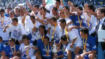 La Máquina lleva 21 años sin conocer el título de Liga MX. En el lejano Invierno 97, los celestes se alzaron como monarcas precisamente en cancha de La Fiera.
