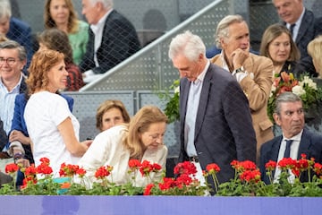 Agatha Ruiz de la Prada y Jose Manuel Diaz Patón en el partido de Jan-Lennard Struff contra Aslán Karátsev.