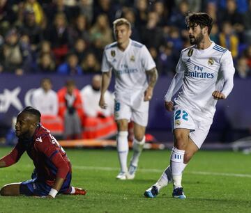 Isco volvió a adelantar al Real Madrid. 1-2.