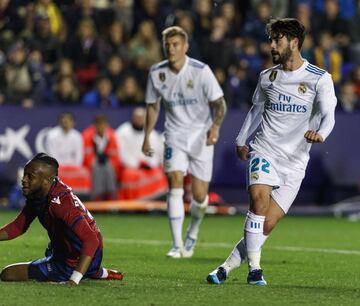 Isco volvió a adelantar al Real Madrid. 1-2.