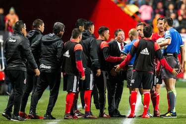 Miguel Herrera culpó al arbitraje por la eliminación de los Xolos