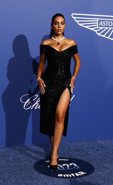 Georgina Rodríguez durante la alfombra roja de la gala béfica amfAR celebrada en el Hotel du Cap-Eden-Roc.