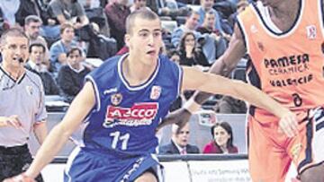 <b>RETO. </b>Sergio Sánchez lo tendrá difícil ante los bases del Unicaja.