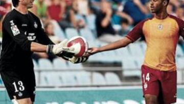 <b>JUGADOR COTIZADO. </b>Sinama Pongolle está en la agenda del Atlético de Madrid. Es uno de los grandes atractivos del Decano.