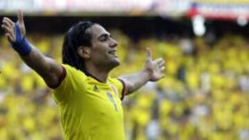 Falcao Garc&iacute;a celebra su segundo gol ante Paraguay en el estadio Metropolitano de Barranquilla. 