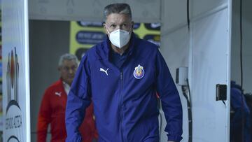 Peláez: “Mi renuncia está permanentemente en la mesa de Amaury”