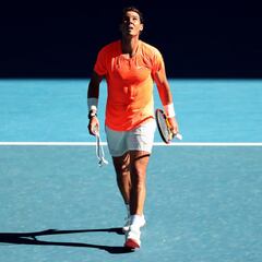 Nadal se da un 'masaje' ante Djere y dice que sigue "vivo"