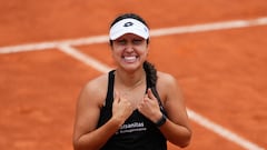 Tennis - Italian Open - Foro Italico, Rome, Italy - May 13, 2023 Colombia's Camila Osorio celebrates winning her round of 32 match against France's Caroline Garcia REUTERS/Aleksandra Szmigiel