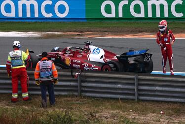 Charles Leclerc después del accidente. 