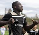 Brobbey, la bestia goleadora de Holanda de 17 años y 91 kilos