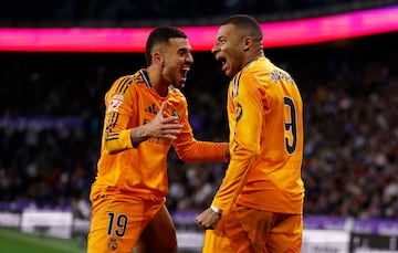 Soccer Football - LaLiga - Real Valladolid v Real Madrid - Estadio Jose Zorrilla, Valladolid, Spain - January 25, 2025 Real Madrid's Kylian Mbappe celebrates scoring their second goal  with Dani Ceballos REUTERS/Juan Medina