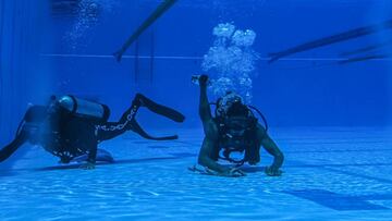 Limpieza de piscina en Medellín, en Colombia.