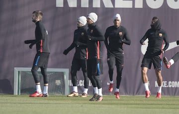 El Barcelona entrena con la mente puesta en el Real Madrid