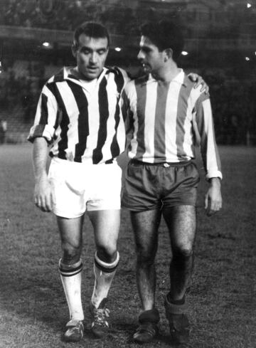 El 'Siete Pulmones' fichó por la Juventus de Turí en la temporada 1962/63 y estuvo defendiendo la camiseta del club italiano hasta el año 1970. Fue nominado en varias ocasiones al Balón de Oro.

