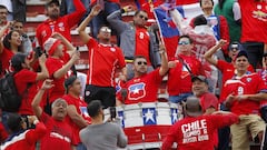 Los hinchas de la Roja se toman el Hernando Siles
