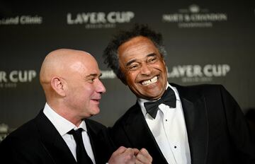 Yannick Noah y Andre Agassi durante la alfombra negra de la ceremonia inaugural de la Laver Cup celebrada en el Uber Arana de Berlin.