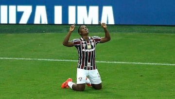 RIO DE JANEIRO, BRAZIL - NOVEMBER 2: Jhon Arias of Fluminense celebrates after scoring the team's first goal during the match between Fluminense and Gremio as part of Brasileirao 2024 at Maracana Stadium on November 1, 2024 in Rio de Janeiro, Brazil. (Photo by Nadine Freitas/Eurasia Sport Images/Getty Images)
