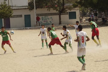 La cancha Simón Bolívar, formadora de Díaz, Teo y otros cracks