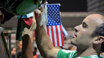 El máximo goleador de Estados Unidos fue presentado oficialmente como nuevo refuerzo del conjunto esmeralda para el Torneo Clausura 2018.