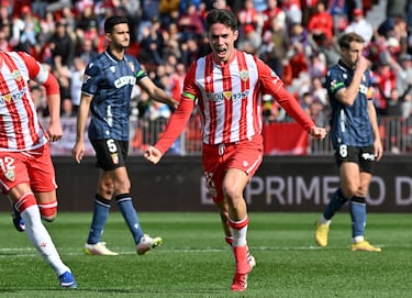 Cuando el centrocampista del Almería está bien es decisivo. Hizo un gol