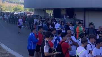 Colas en Zorrilla el primer día para nuevas altas de abonados en Valladolid.