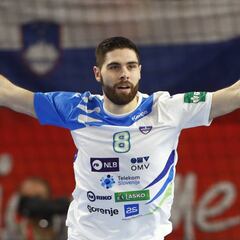 El Barcelona ficha al extremo esloveno Blaz Janc