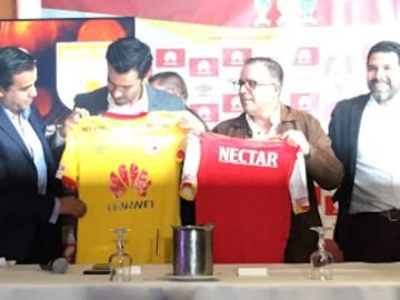 Vuelve el amarillo a la nueva camiseta de Santa Fe