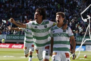 Futbol, Temuco v Copiapo.
Campeonato Loto 2015 - 2016 primera B.
El jugador de Temuco, Cris Robert Martinez,  derecha celebra su gol contra Copiapo durante el partido de primera B en el estadio Bicentenario Germán Becker.
Temuco, Chile.
16/04/2016
Ramon Monroy/Photosport*******

Football, Temuco v Copiapo.
Loto Championship 2015 - 2016 first B.
Temuco's player Cris Robert Martinez left celebrates his goal against Copiapo during the Copa Loto Championship first B football match at  Bicentenario Germán Becker stadium in Temuco, Chile.
16/04/2016
Ramon Monroy/Photosport