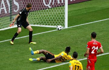 Batshuayi entró para dar descanso al pichichi Lukaku y tras varias ocasiones erradas remató un centro de Meunier y se estrenó en el mundial.