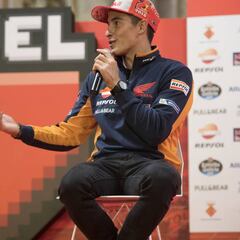 "Prefiero usar tiempo firmando autógrafos que en el balcón"