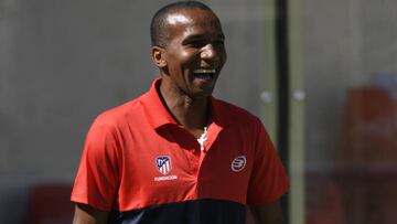 Paulo Assunçao, exfutbolista del Atlético, jugando al pádel en el Circuito de la Fundación.