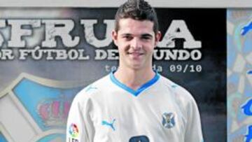 <b>ILUSIONADO. </b>Aitor Núñez no dudó a la hora de elegir al Tenerife y viene con muchas ganas de competir con Bertrán por la titularidad.