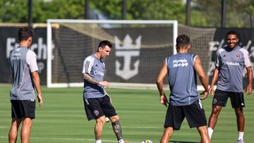 Inter Miami's Argentine forward Lionel Messi (2nd L) trains at the Florida Blue Training Center in Fort Lauderdale, Florida, on September 13, 2024. Messi is set to return to action with his club Inter Miami on September 14, 2024, after spending over two months out with an ankle injury, Miami coach Gerardo Martino said on September 13. "Yes, he is fine," Martino said before training. (Photo by Chris ARJOON / AFP)