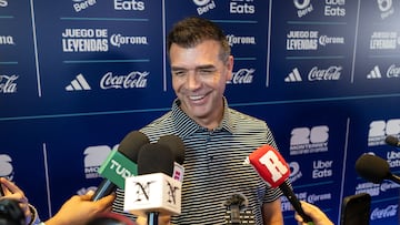 AME5838. MONTERREY (MÉXICO), 16/01/2026.- El exfutbolista mexicano Jared Borgetti habla con periodistas este viernes, previo al partido entre las leyendas de la FIFA y las leyendas de México en Monterrey (México). EFE/ Miguel Sierra