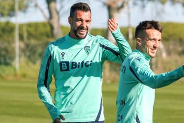 Negredo: "Yo pensaba que estaba para 90 minutos, pero Cervera no"
