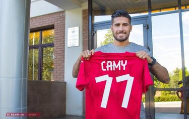 Samu Garc¨ªa ya posa con la camiseta del Rubin Kazan