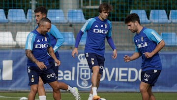 13/10/23 PARTIDO 2ª DIVISION
REAL OVIEDO - ALBACETE
JIMMY JUNTO A CAZORLA