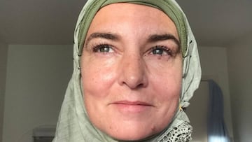 Sin&eacute;ad O&#039;Connor se convierte al islam y cambia su nombre por el de Shuhada&#039; Davitt.