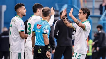 REGGIO EMILIA (Italy), 26/10/2025.- Roma's Matias Soule substitutes for Paulo Dybala during of the Italian Serie A soccer match between US Sassuolo and AS Roma in Reggio Emilia, Italy, 26 October 2025. (Italia) EFE/EPA/ELISABETTA BARACCHI