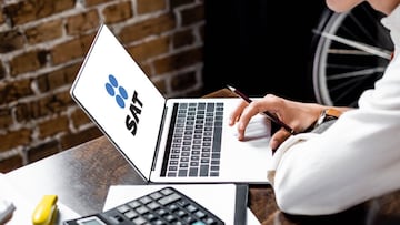 Adiós a las trampas: la importante multa que impondrá el SAT a las personas que hagan estos movimientos bancarios