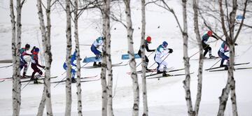 Los atletas compitiendo durante el cross-country de esqu¨ª.