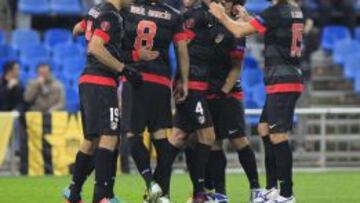 El Atlético de Madrid celebra el gol de Raúl García ante el Hapoel.