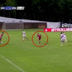 Mofa en la Premier: lo que pasa cuando el último fichaje no le da el balón al capitán del Liverpool