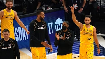 Stephen Curry (R) of Team LeBron James gestures during the 70th NBA All-Star Game against team LeBron James at State Farm Arena in Atlanta, Georgia on March 7, 2021. (Photo by TIMOTHY A. CLARY / AFP)