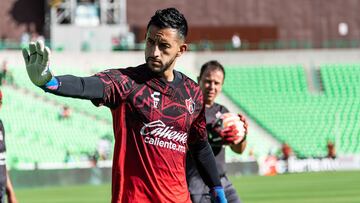 Camilo Vargas durante un entrenamiento con el Atlas.