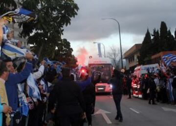 La afici&oacute;n malaguista anim&oacute; a su equipo a su llegada a La Rosaleda.