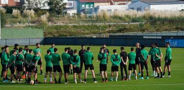 Al Racing le duelen los costados: Satrústegui y Medina están tocados